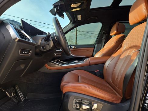 Used 2024 BMW X7 M60i w/ Executive Package image 16