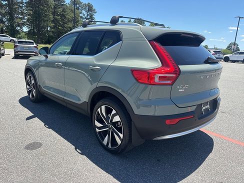 Used 2023 Volvo XC40 B5 Plus w/ Protection Package Premier AWD/4WD image 6