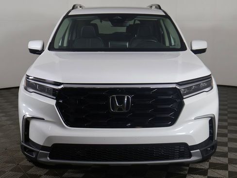 Used 2025 Honda Pilot Elite image 15