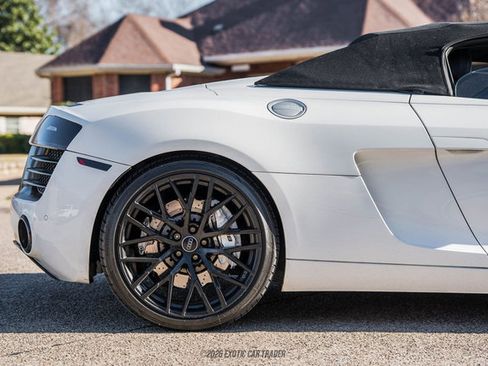 Used 2015 Audi R8 V8 w/ Full Leather Package image 74
