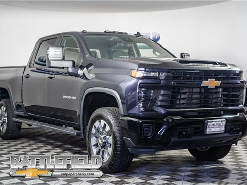 Used 2024 Chevrolet Silverado 2500 Custom w/ Custom Convenience Package image 1