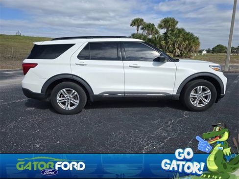 Used 2020 Ford Explorer XLT w/ Equipment Group 202A image 4