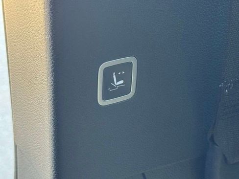 New 2026 Chrysler Pacifica Select FWD image 37