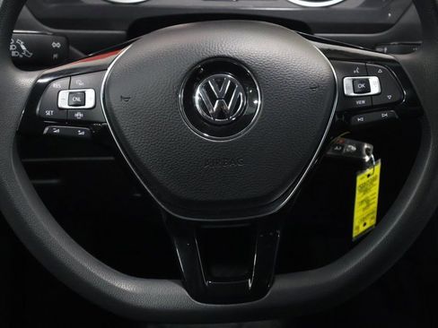 Used 2021 Volkswagen Tiguan S image 17