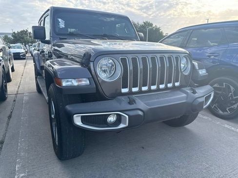 Used 2020 Jeep Wrangler Unlimited Sahara AWD/4WD image 3