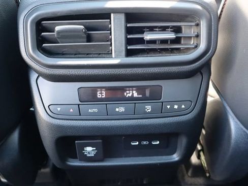 Used 2024 Honda Pilot TrailSport image 45