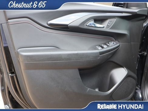 Used 2023 Chevrolet TrailBlazer RS w/ Convenience Package FWD image 21