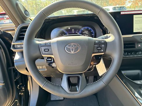 New 2025 Toyota Crown Signia image 19