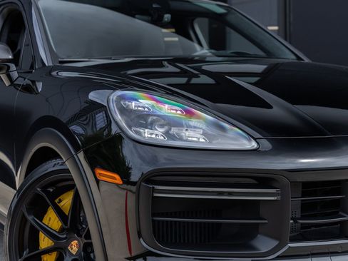 Certified 2023 Porsche Cayenne Turbo GT AWD/4WD image 19