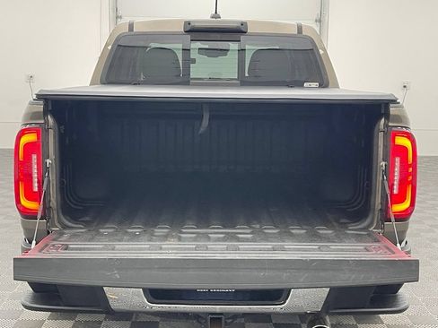 Used 2016 GMC Canyon SLT w/ Driver Alert Package AWD/4WD image 8