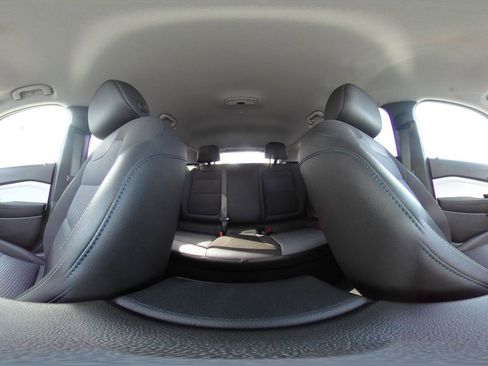 Used 2025 Chevrolet Trax LT image 41