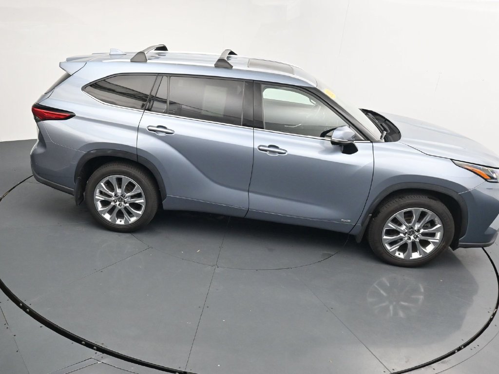 Used 2023 Toyota Highlander Limited AWD/4WD image 31