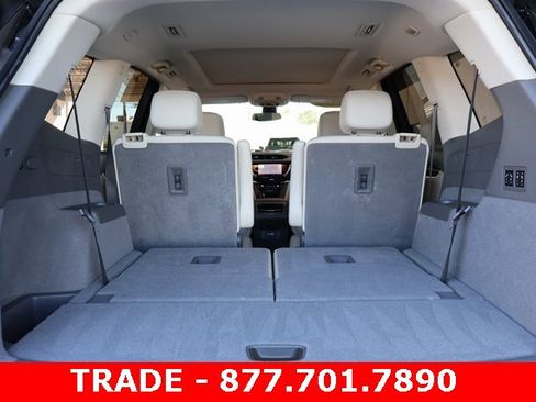 Used 2023 Cadillac XT6 Premium Luxury image 19