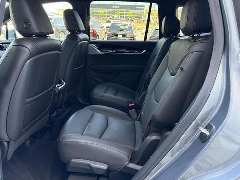 Certified 2022 Cadillac XT6 Premium Luxury AWD/4WD image 15