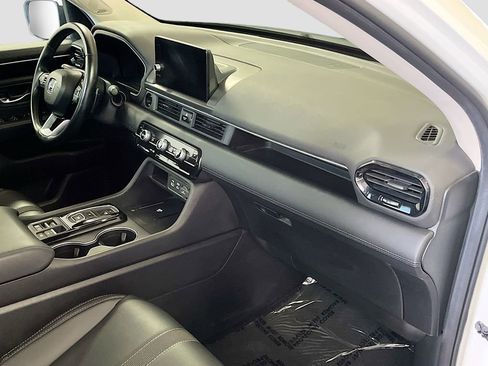 Used 2023 Honda Pilot Touring image 31