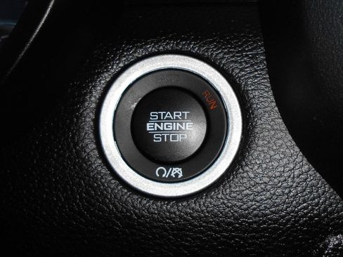 Certified 2024 RAM 1500 Big Horn AWD/4WD image 17