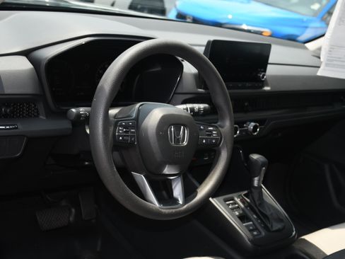 Certified 2025 Honda CR-V EX image 9
