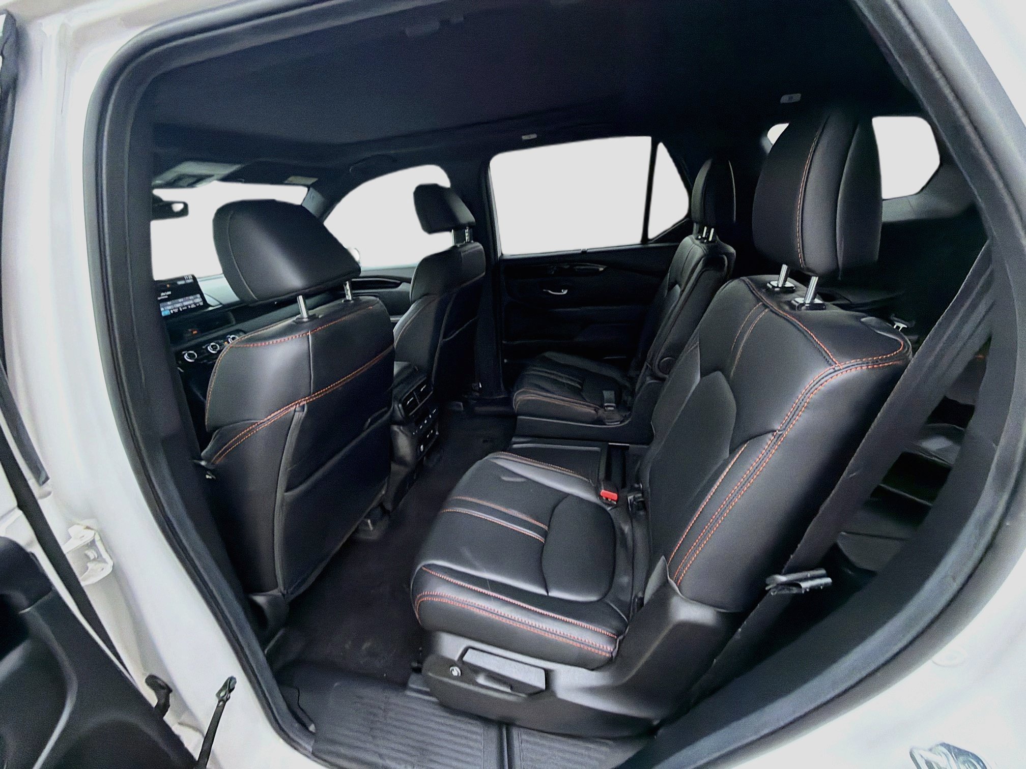 Used 2025 Honda Pilot TrailSport image 23