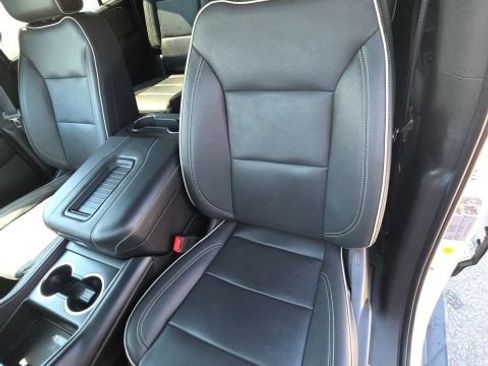 Used 2023 Chevrolet Suburban Premier RWD image 24