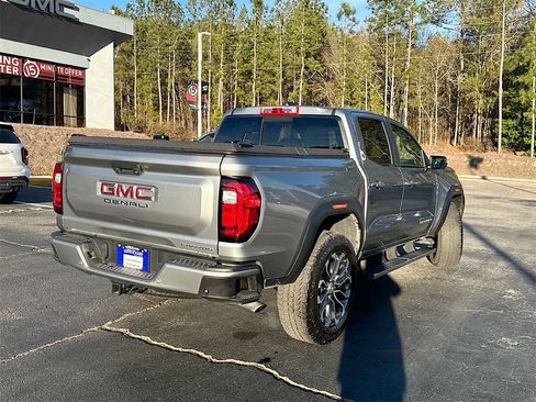 Used 2025 GMC Canyon Denali image 7