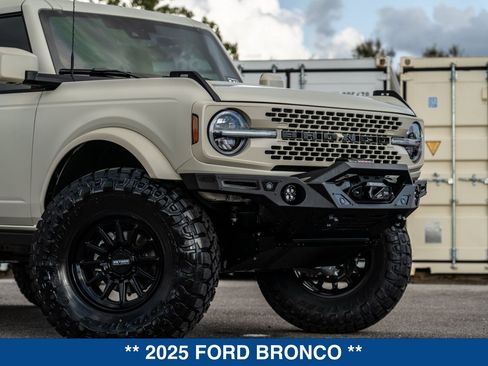 New 2025 Ford Bronco Badlands AWD/4WD image 15