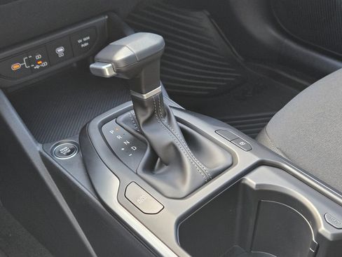 New 2026 Kia K4 FWD image 17