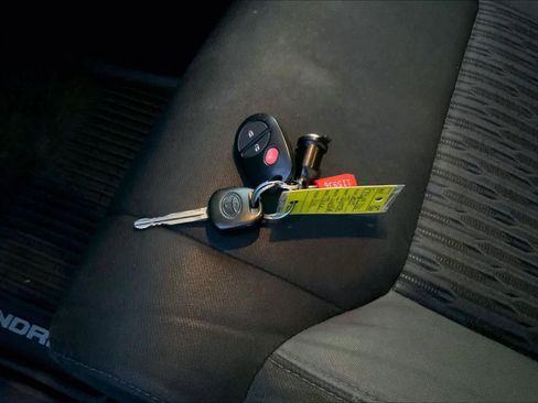 Used 2015 Toyota Tundra SR5 image 13