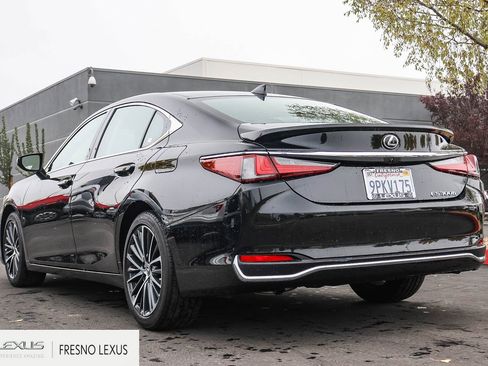 Certified 2025 Lexus ES 300h 300h image 4