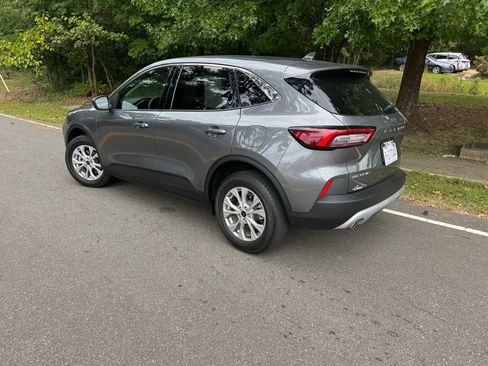 Used 2023 Ford Escape Active image 10