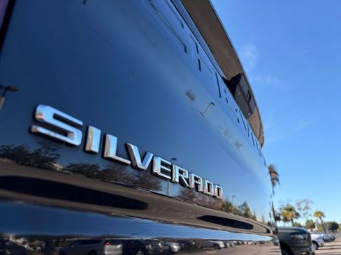 Used 2019 Chevrolet Silverado 1500 RST w/ All-Star Edition image 9