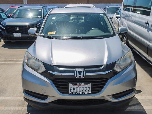Used 2017 Honda HR-V LX image 3