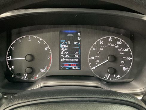 Used 2025 Toyota Corolla Cross L FWD image 12