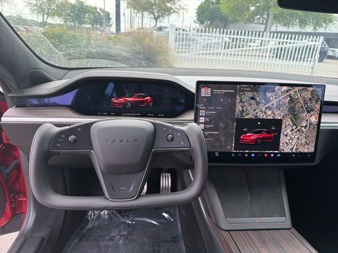 Used 2022 Tesla Model S image 3