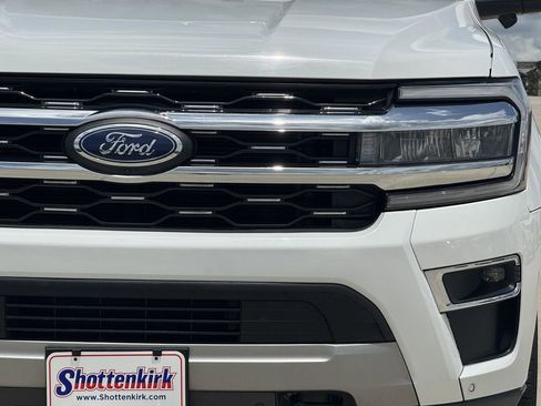 Used 2023 Ford Expedition Limited AWD/4WD image 8