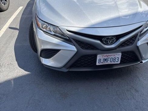 Used 2019 Toyota Camry SE w/ Carpet Mat Package FWD image 1