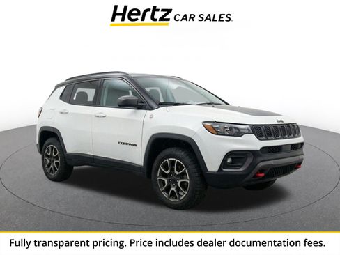 Used 2025 Jeep Compass Trailhawk AWD/4WD image 1