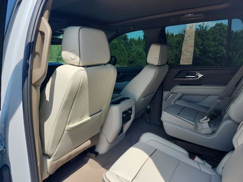 Used 2026 GMC Yukon Denali w/ Sun & Power Step Package AWD/4WD image 13