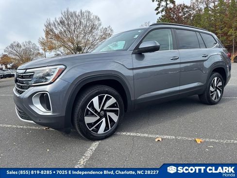 Used 2024 Volkswagen Atlas SE image 1