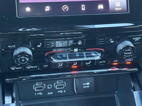 New 2025 Jeep Grand Cherokee Laredo X w/ Luxury Tech Group I image 20