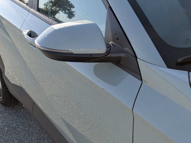 Used 2025 Hyundai Kona SEL FWD image 9
