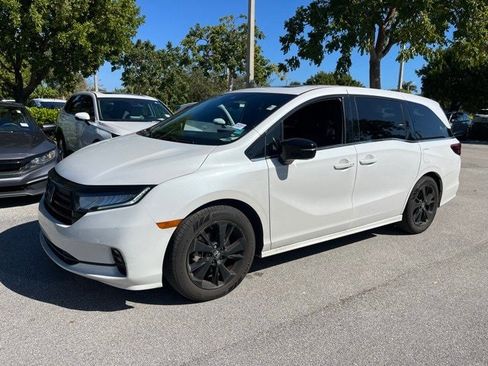 Used 2023 Honda Odyssey Sport image 2