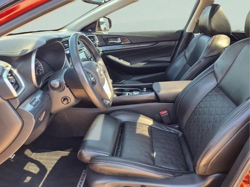 Used 2019 Nissan Maxima Platinum w/ Sport Mat Group FWD image 10