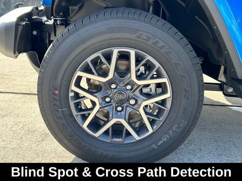 Used 2024 Jeep Wrangler Unlimited Sahara w/ Technology Group AWD/4WD image 16
