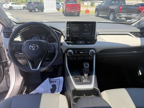 Used 2022 Toyota RAV4 XLE Premium FWD image 16
