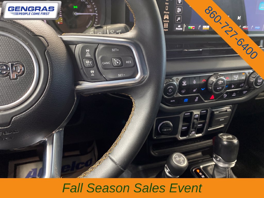 Used 2024 Jeep Wrangler Unlimited Sahara w/ Technology Group AWD/4WD image 22