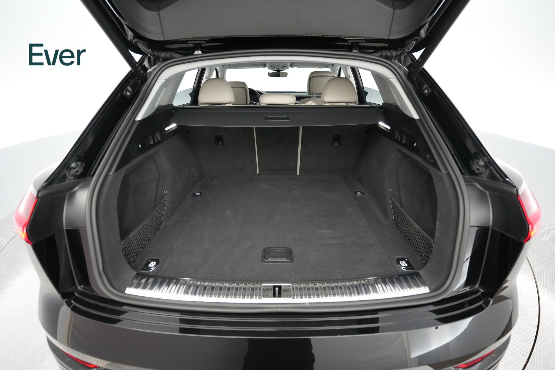 Used 2024 Audi Q8 e-tron Premium Plus w/ Premium Plus Package AWD/4WD image 8