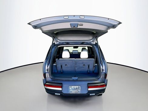Used 2025 Hyundai Santa Fe Limited AWD/4WD image 27