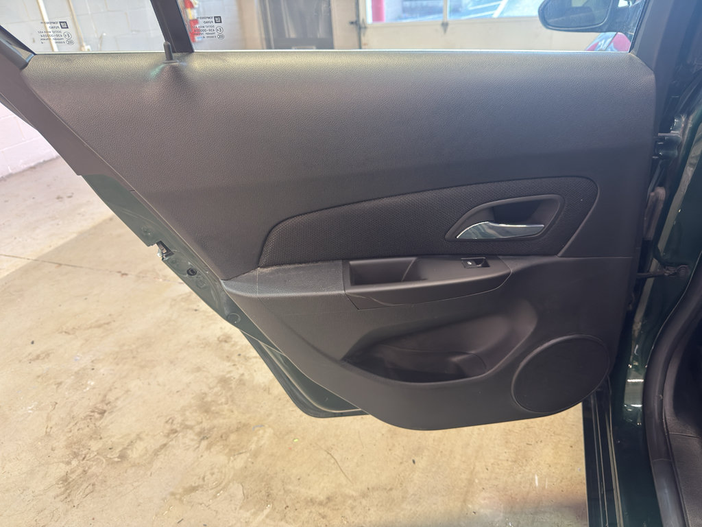 Used 2014 Chevrolet Cruze LT FWD image 29