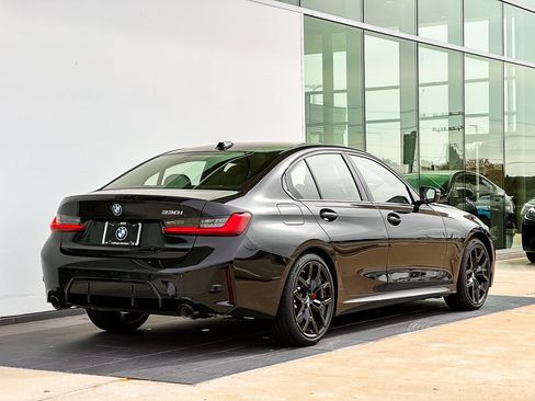 New 2026 BMW 330i Sedan w/ M Sport Package RWD image 4