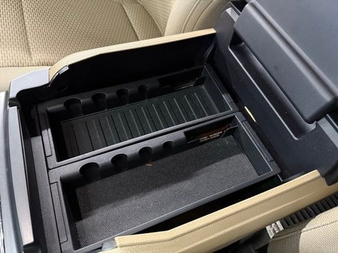 Used 2019 Ford F250 XLT w/ XLT Premium Package image 24